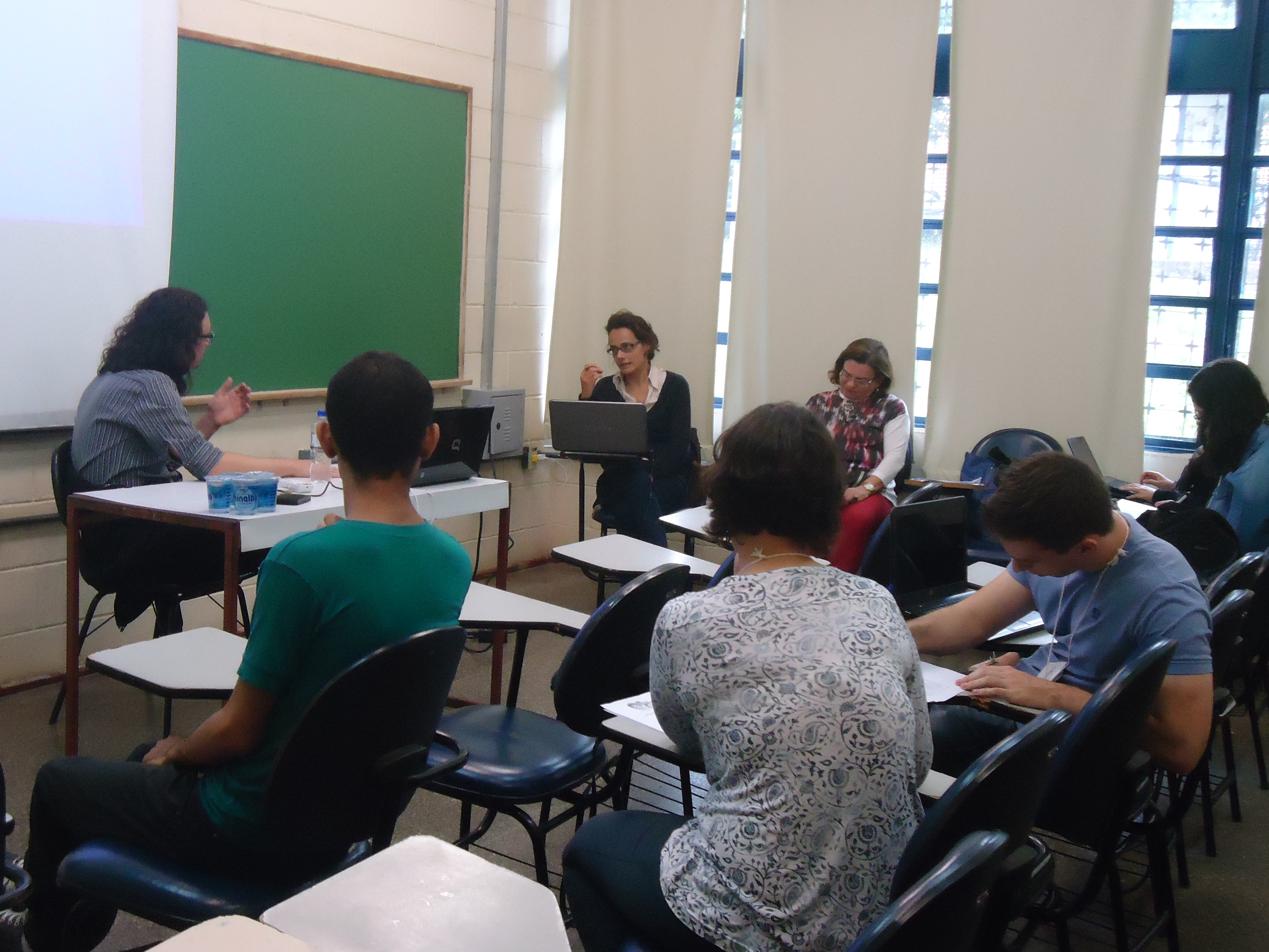 Debate dos trabalhos com Luciana Veiga 2014